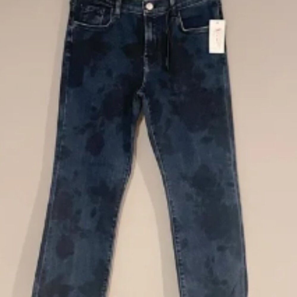 NWT J Brand women’s jeans size 28. Blue jeans with a darker blue floral pattern.